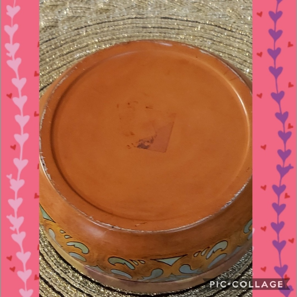 Vintage Art Nouveau lady salon face powder tin